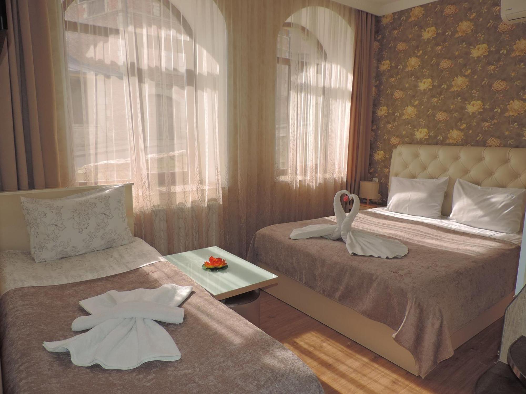 אחלציחה Hotel Lotus מראה חיצוני תמונה