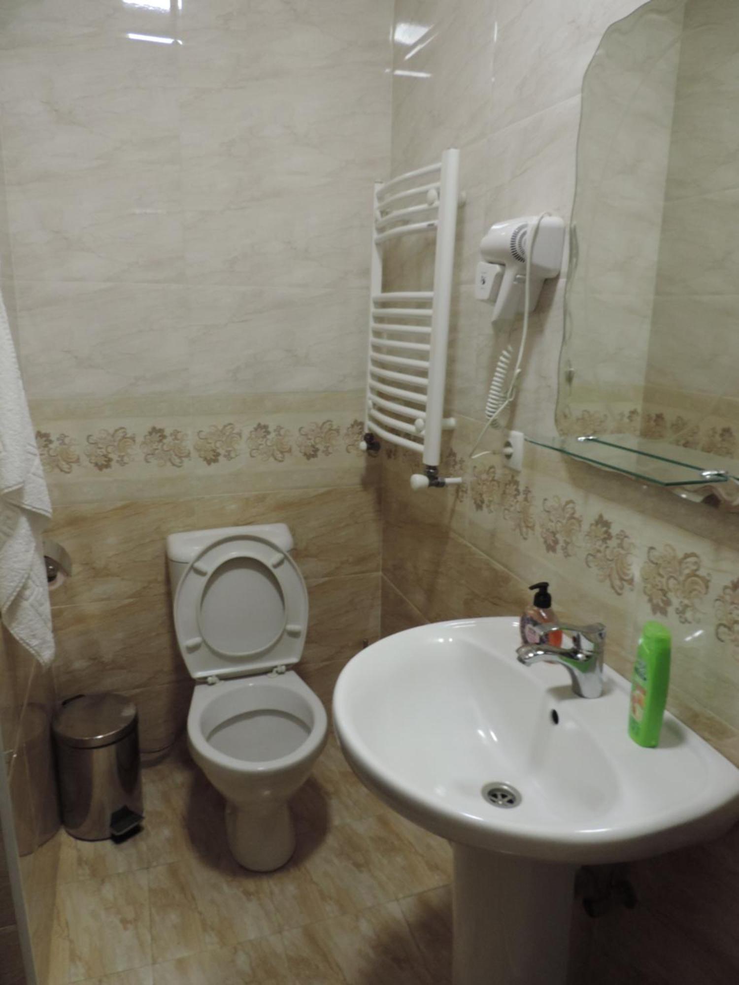 אחלציחה Hotel Lotus מראה חיצוני תמונה
