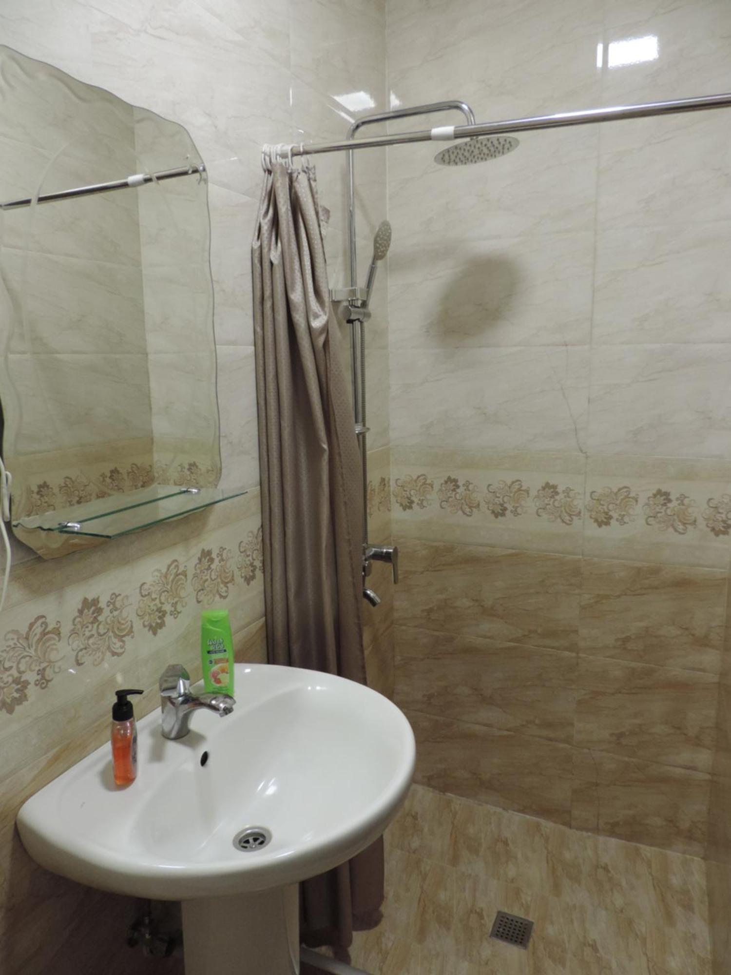 אחלציחה Hotel Lotus מראה חיצוני תמונה