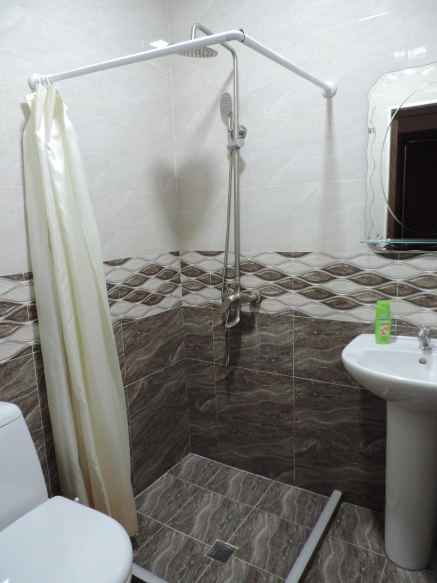 אחלציחה Hotel Lotus מראה חיצוני תמונה