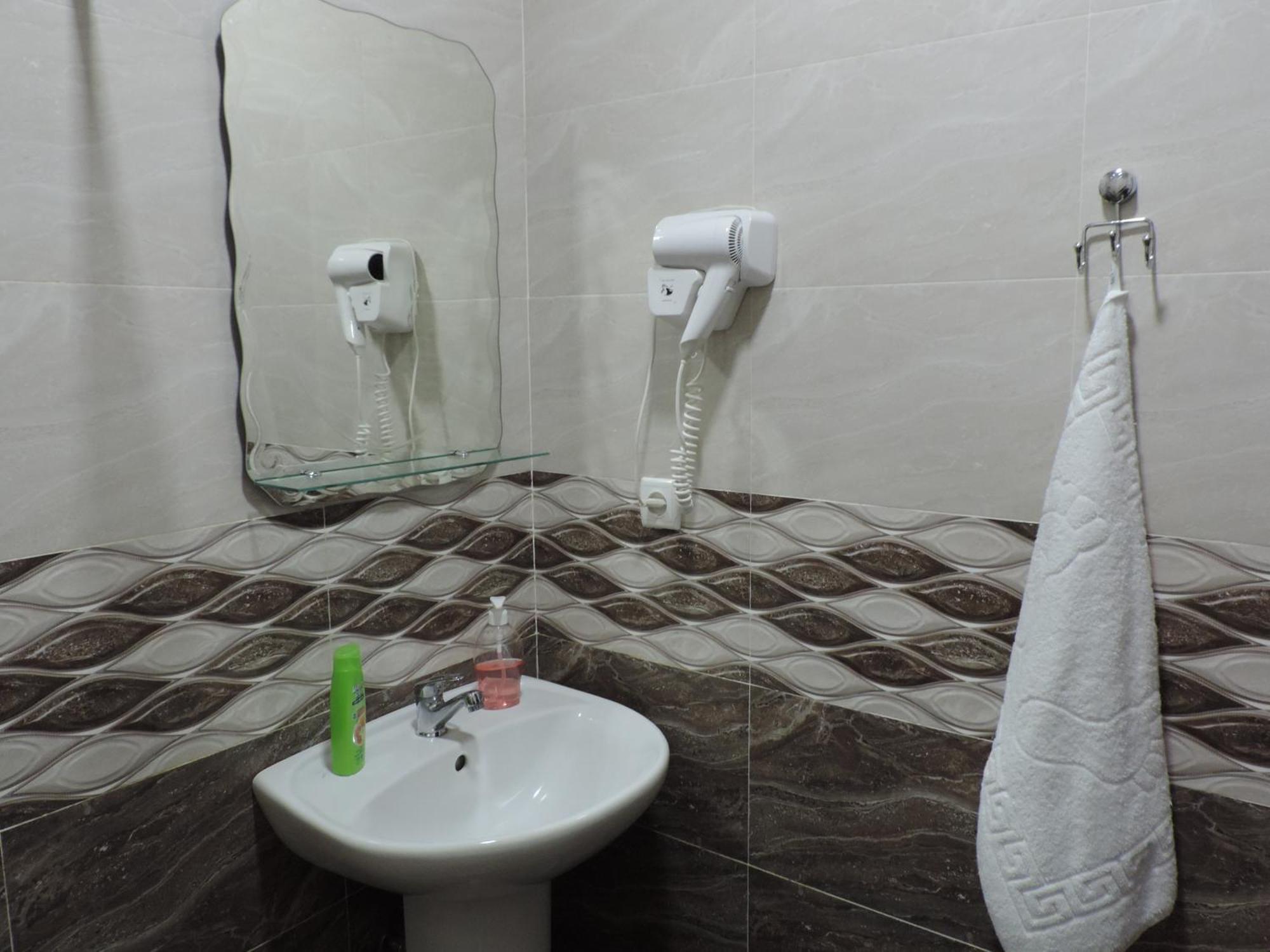 אחלציחה Hotel Lotus מראה חיצוני תמונה