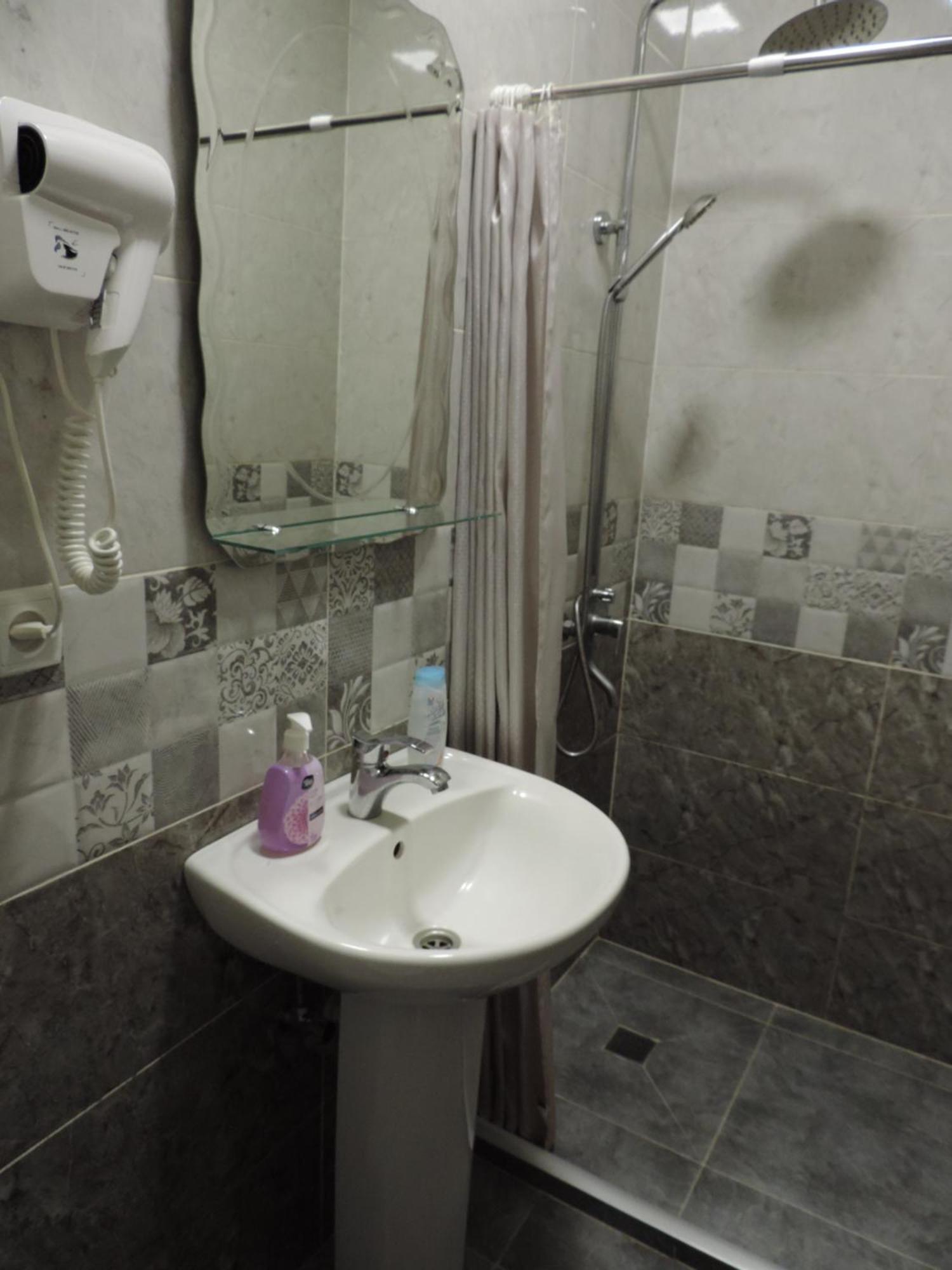 אחלציחה Hotel Lotus מראה חיצוני תמונה