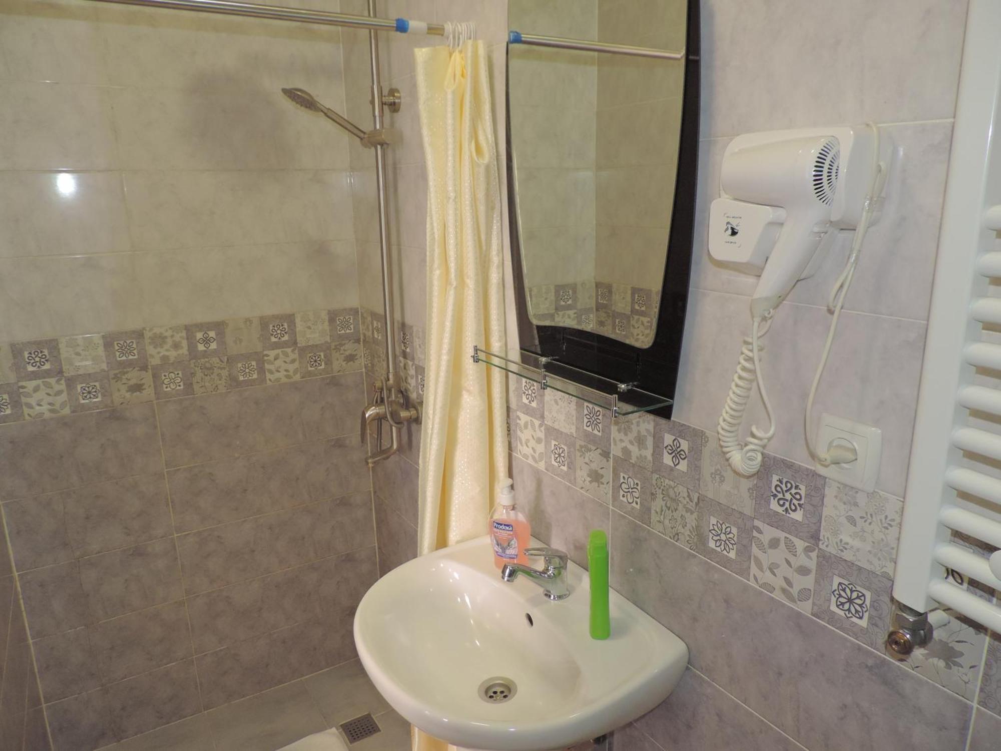 אחלציחה Hotel Lotus מראה חיצוני תמונה
