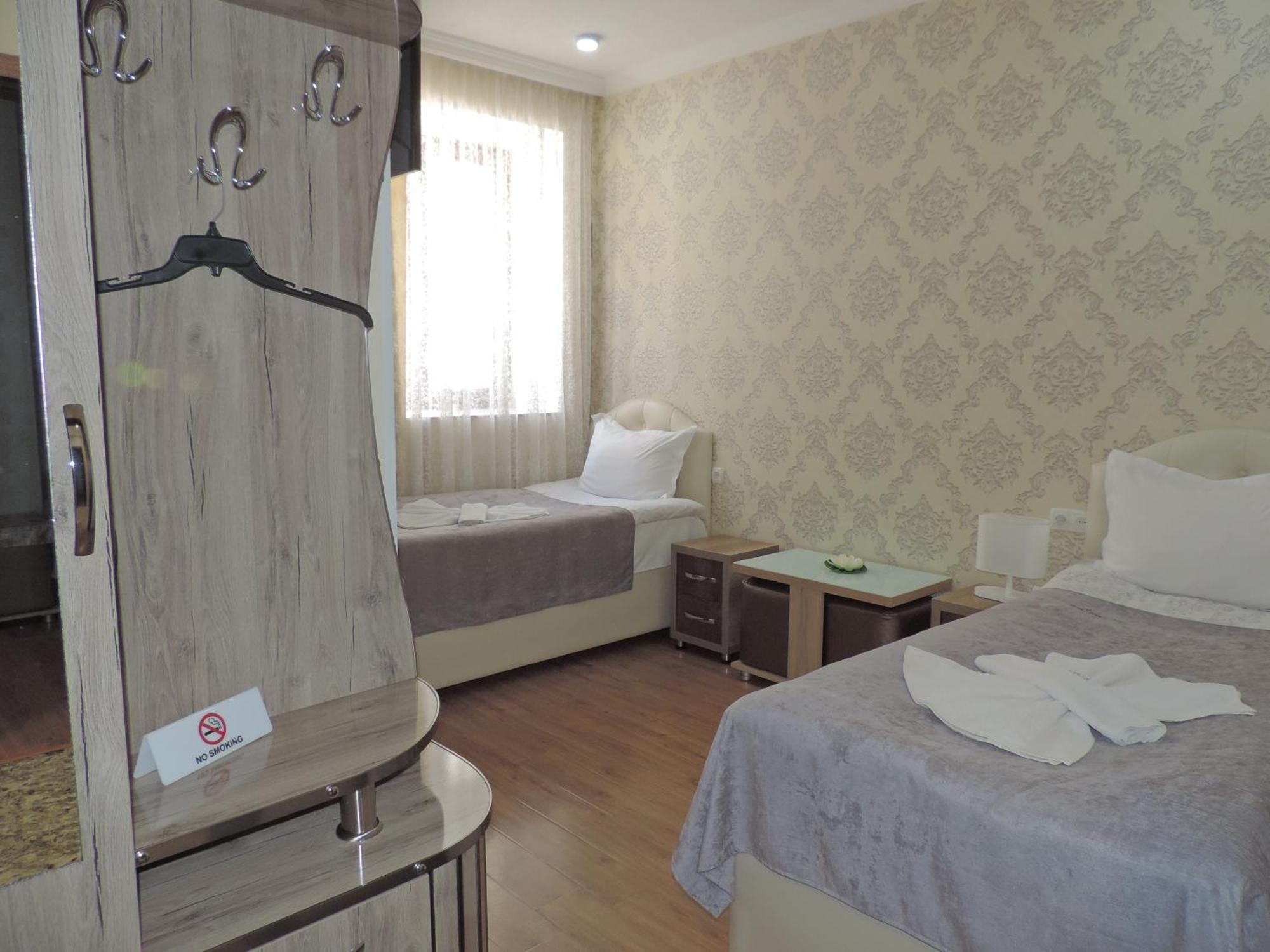 אחלציחה Hotel Lotus מראה חיצוני תמונה