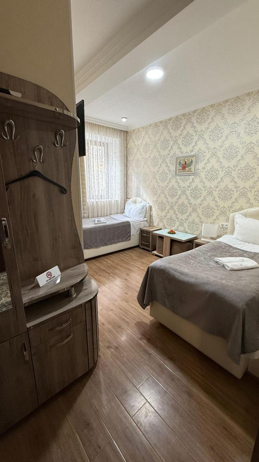 אחלציחה Hotel Lotus מראה חיצוני תמונה