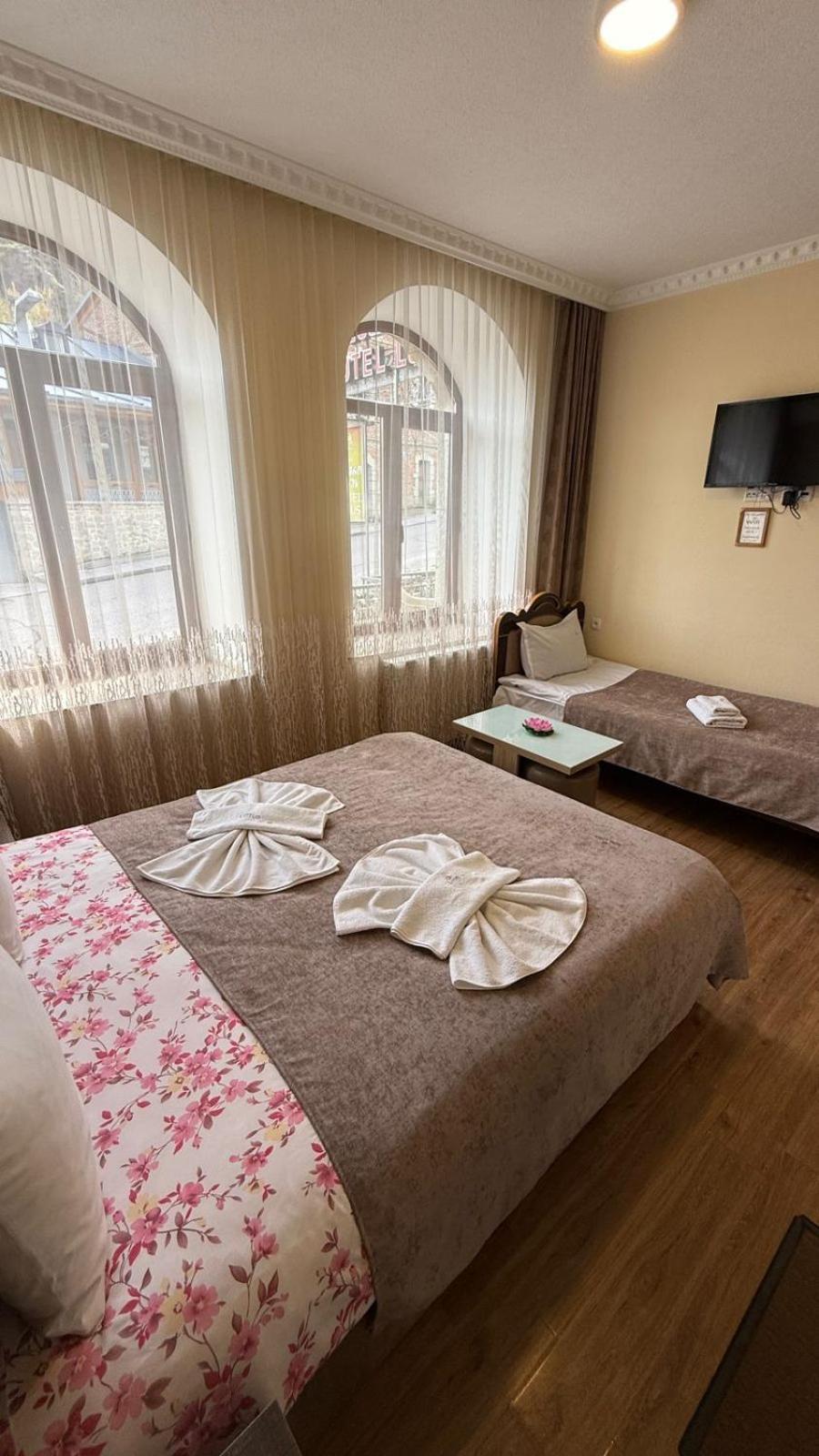 אחלציחה Hotel Lotus מראה חיצוני תמונה