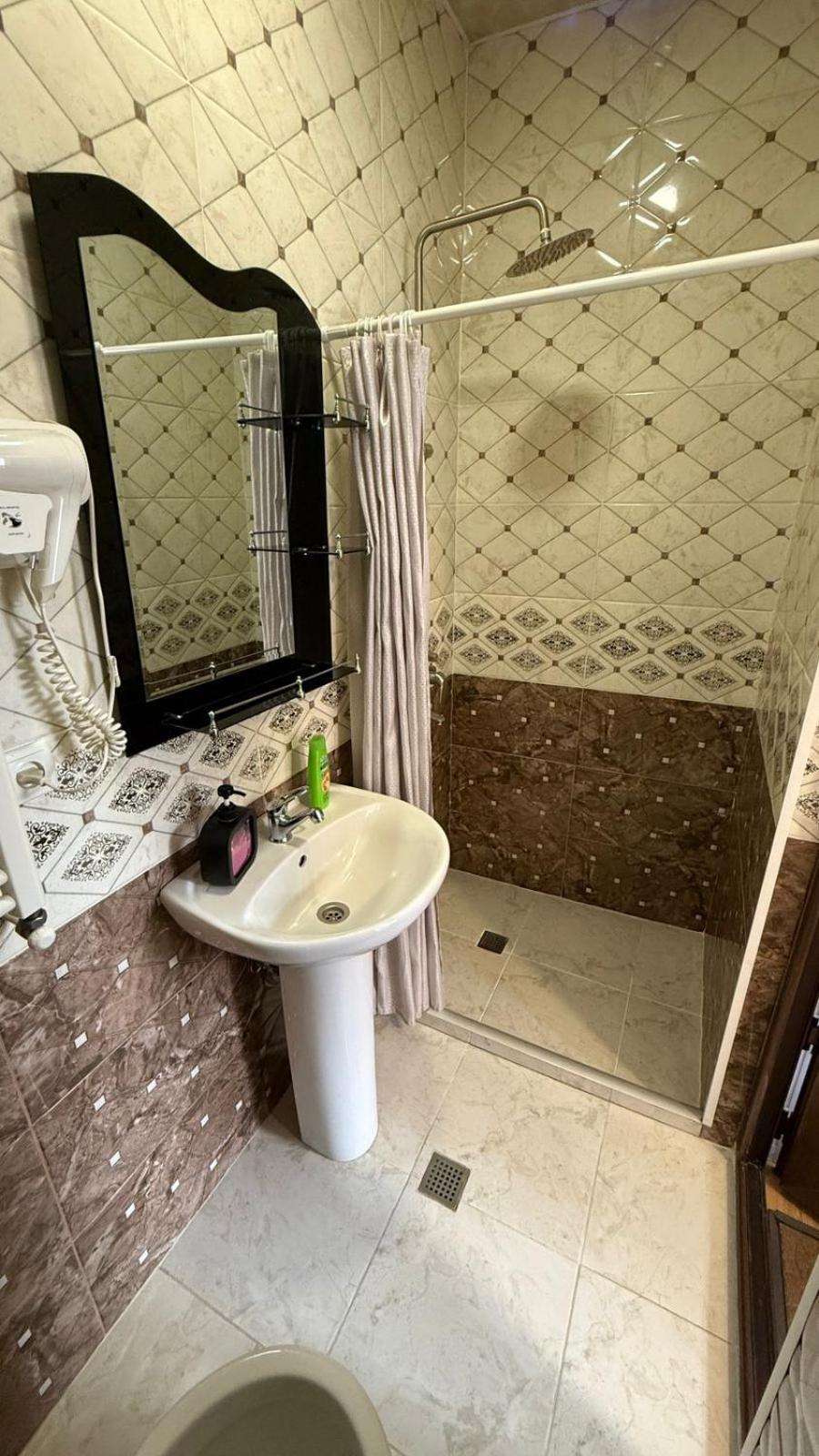אחלציחה Hotel Lotus מראה חיצוני תמונה