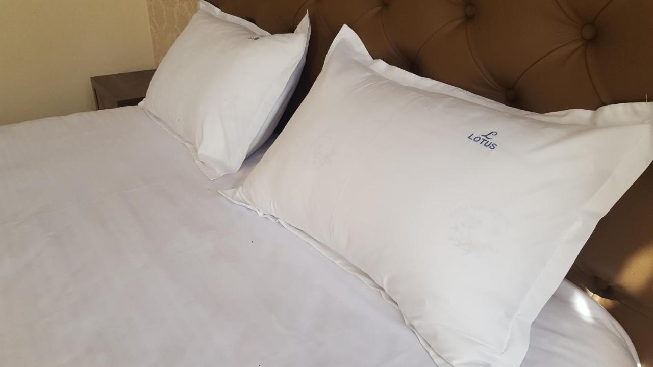 אחלציחה Hotel Lotus מראה חיצוני תמונה
